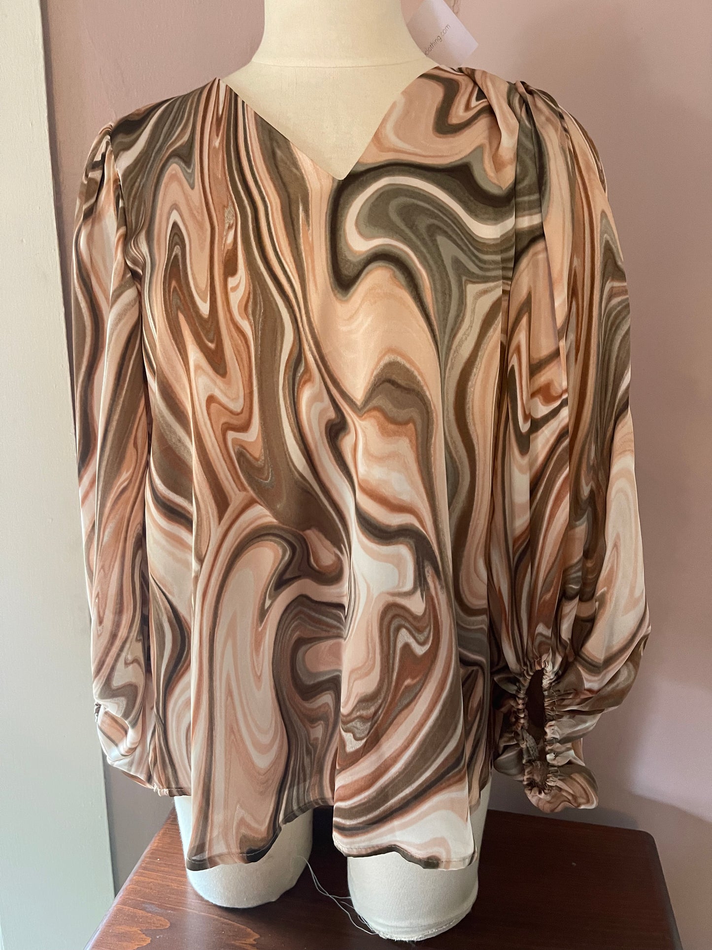 Designer Swirl Patterned Bubble Sleeve Top