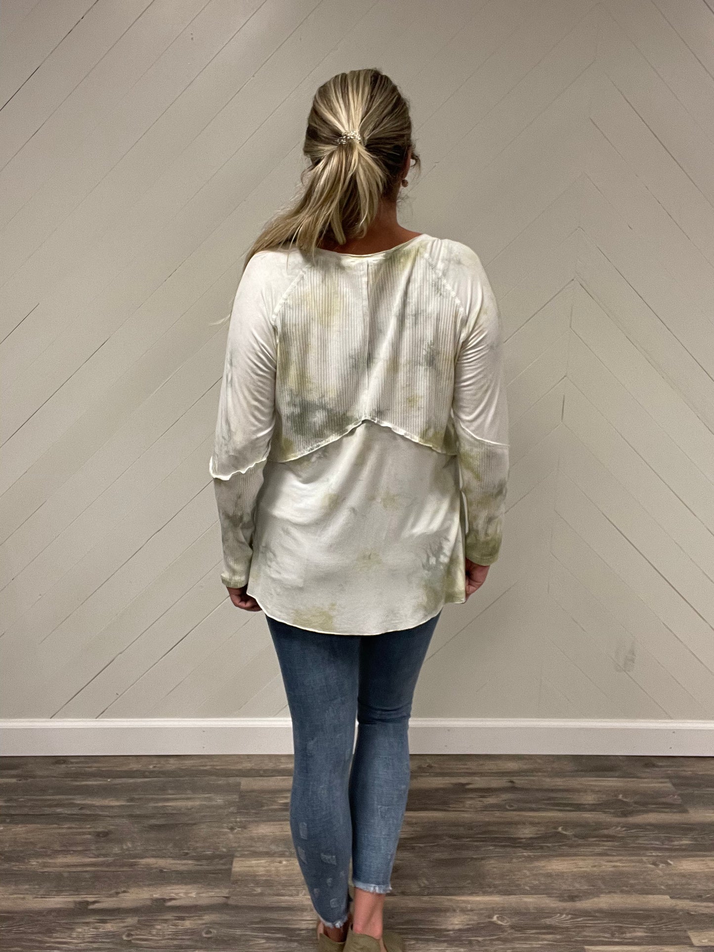 Slinky Olive & Ivory Flattering Top